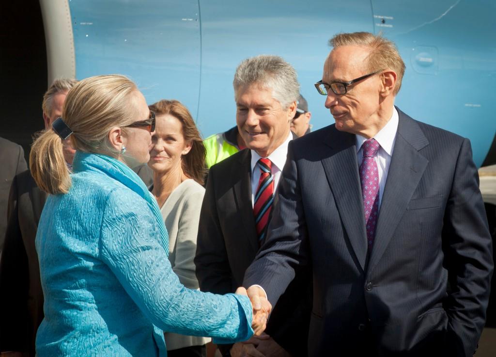 Foreign Minister Bob Carr meets US Secretary of State Hillary Clinton on her arrival in Perth.